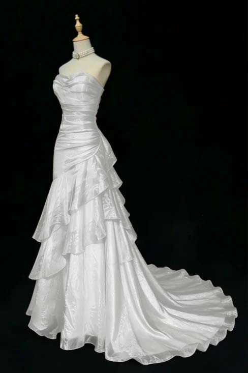 Stunning Beige Sleeveless Strapless Train Long Prom Dress with Ruffles