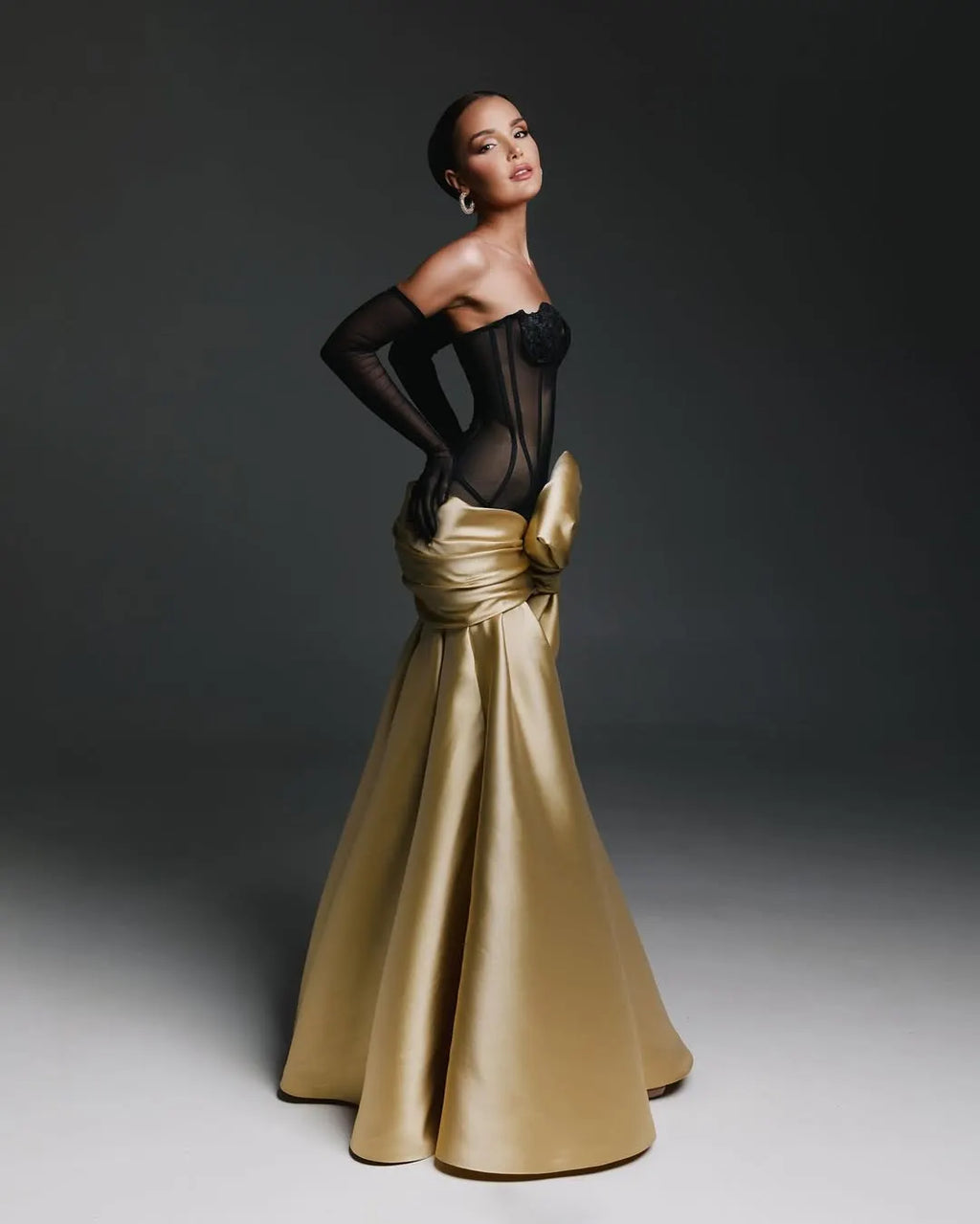 Stunning Sweetheart Sleeveless Mermaid Bow Prom Dress with Gloves