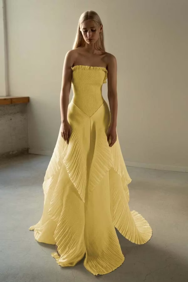 Chic Ivory Chiffon Strapless Sleeveless Slim Long Prom Dress with Ruffles