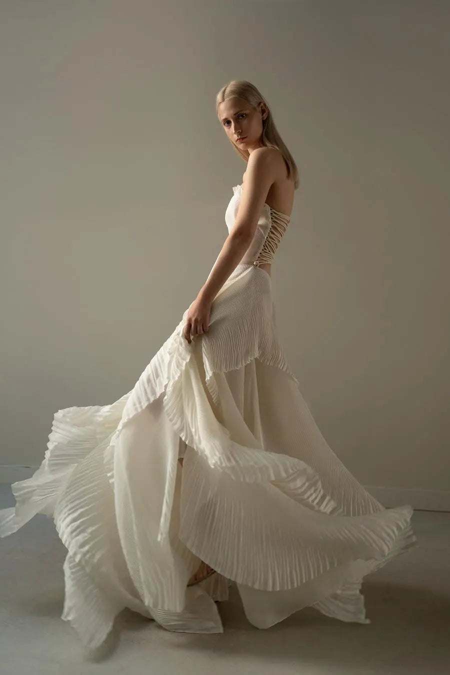 Chic Ivory Chiffon Strapless Sleeveless Slim Long Prom Dress with Ruffles