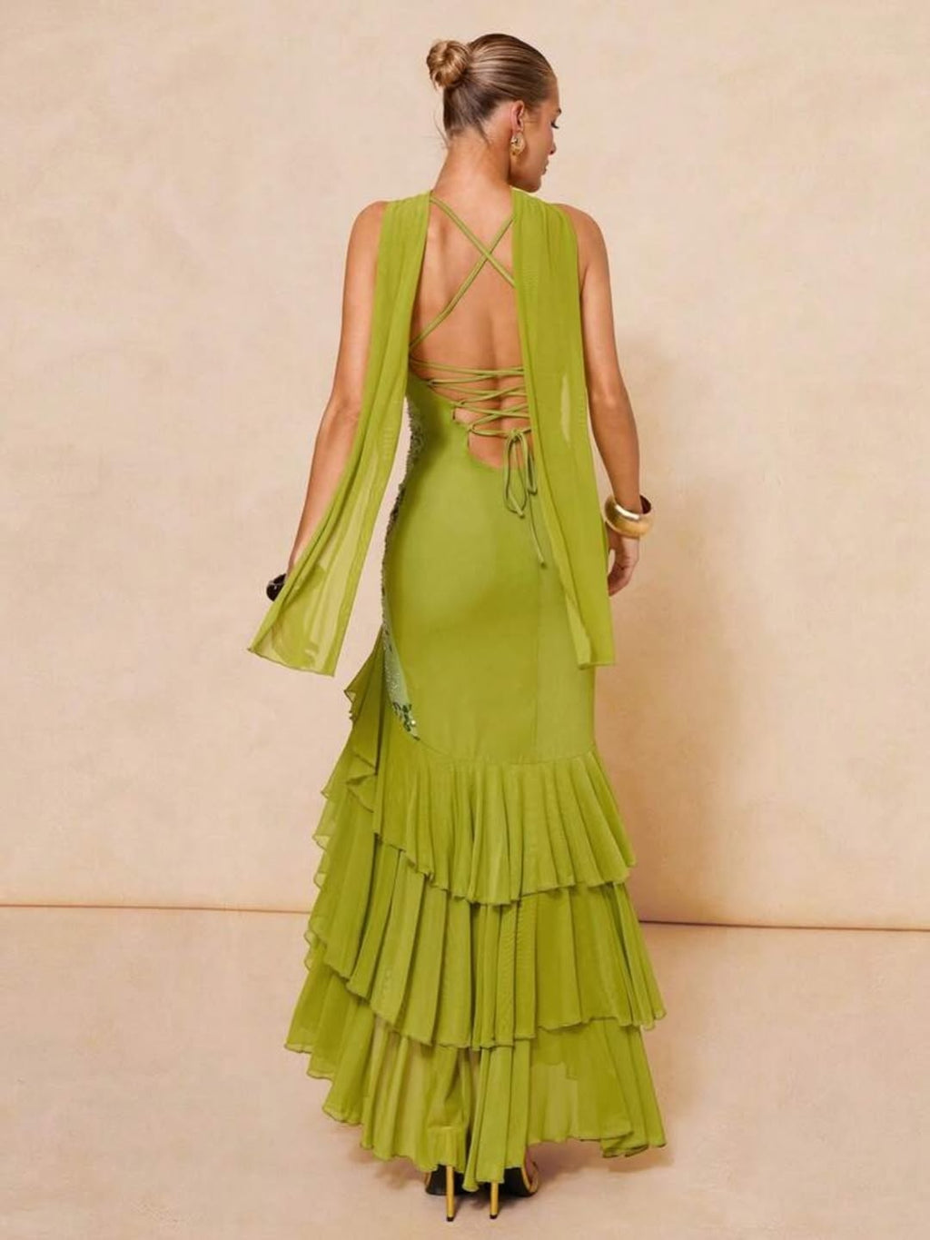 Chic Green Chiffon Sleeveless Spaghetti Strap Ruffles Hem Long Prom Dress with Scarf