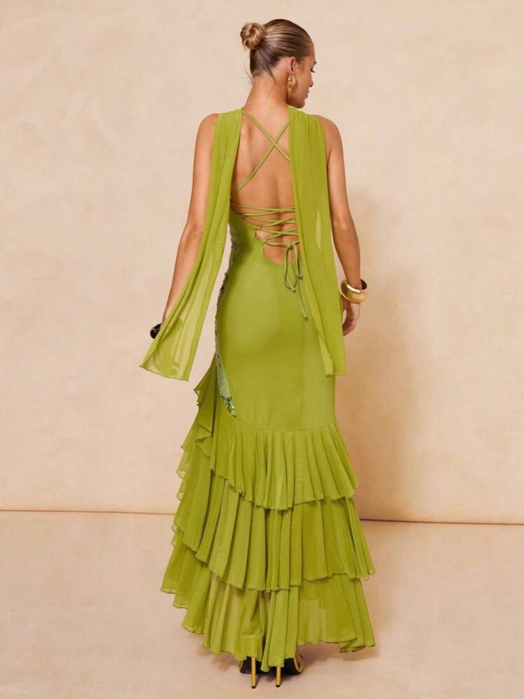 Chic Green Chiffon Sleeveless Spaghetti Strap Ruffles Hem Long Prom Dress with Scarf