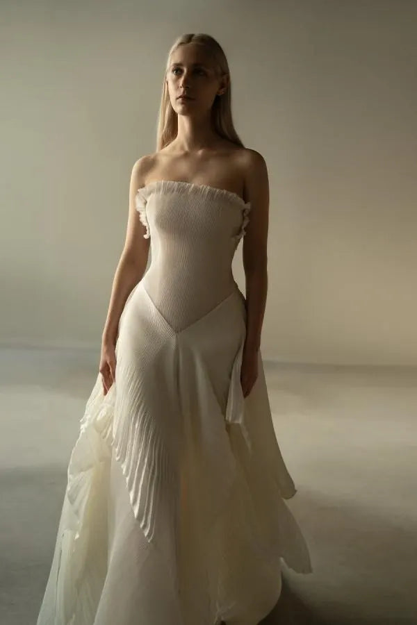 Chic Ivory Chiffon Strapless Sleeveless Slim Long Prom Dress with Ruffles