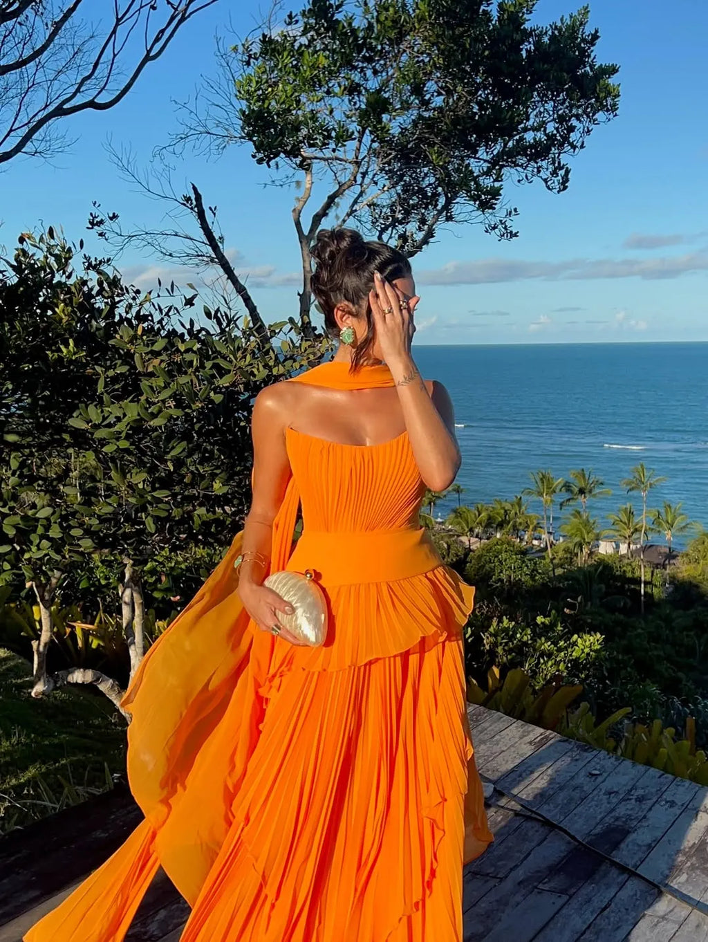 Chic Chiffon Strapless Sleeveless Pleated Prom Dress with Scarf
