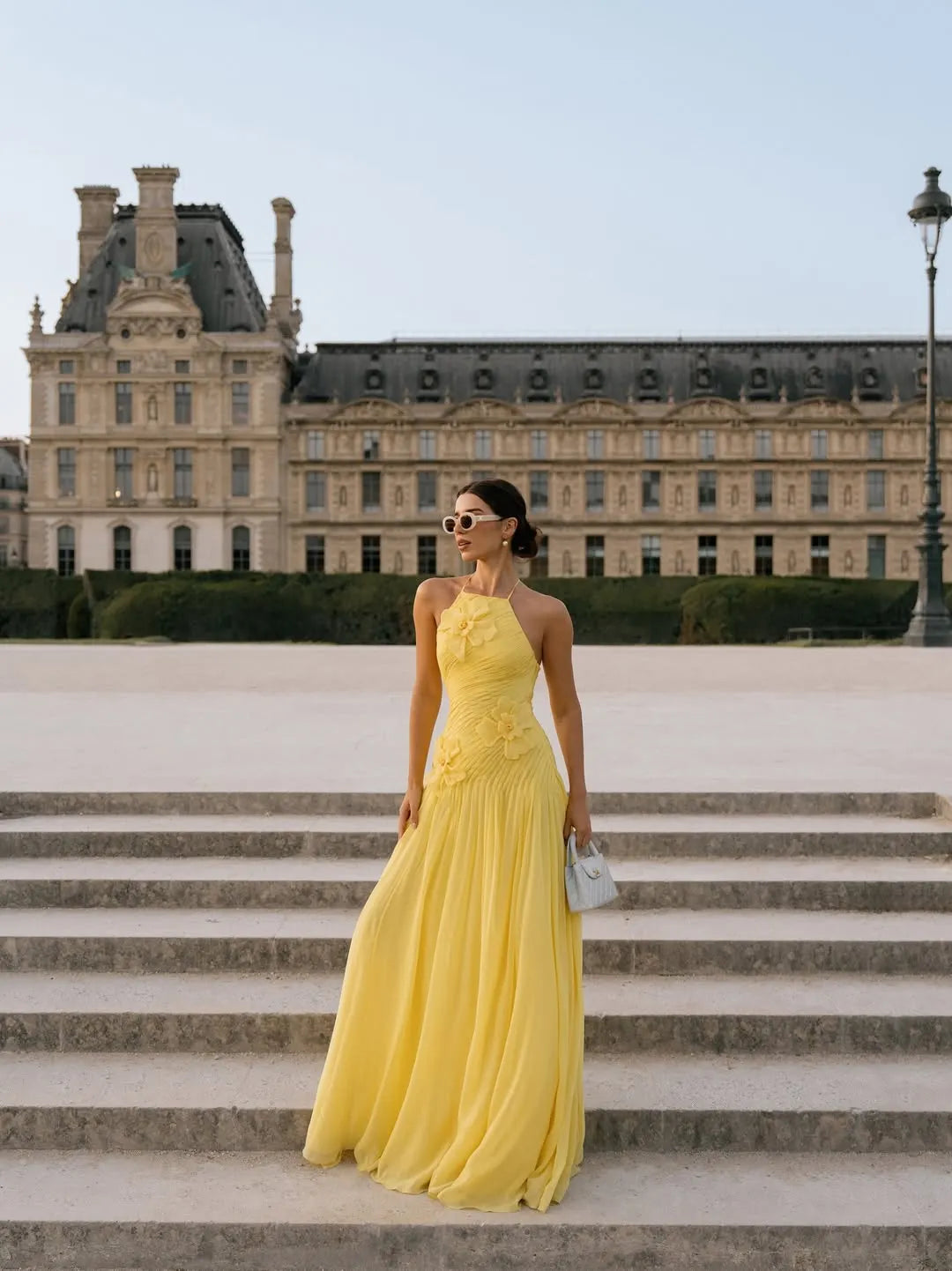 Elegant Yellow Chiffon Halter Sleeveless Applique Prom Dress with Pleated