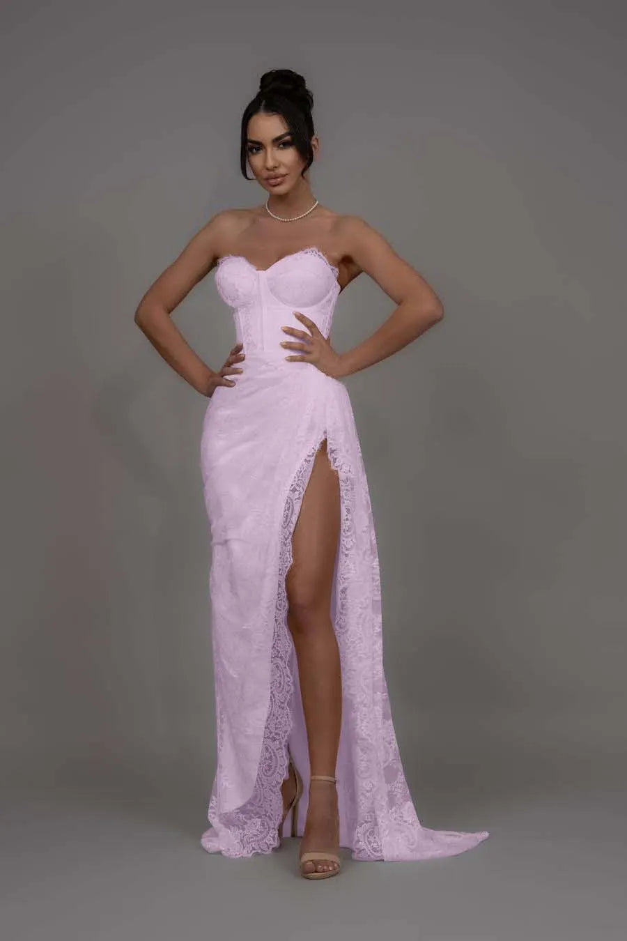 Elegant White Lace Sweetheart Sleeveless Long Prom Dress with Split
