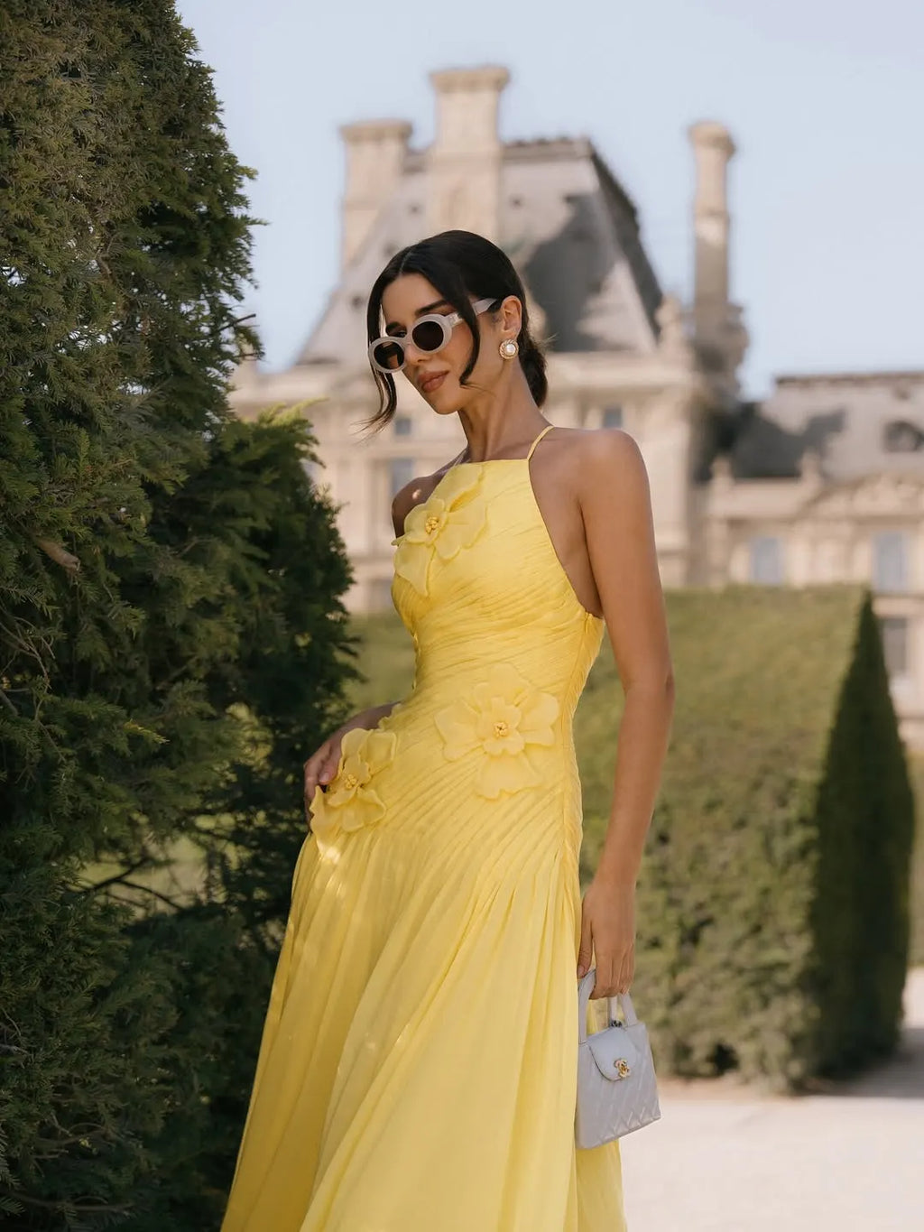 Elegant Yellow Chiffon Halter Sleeveless Applique Prom Dress with Pleated