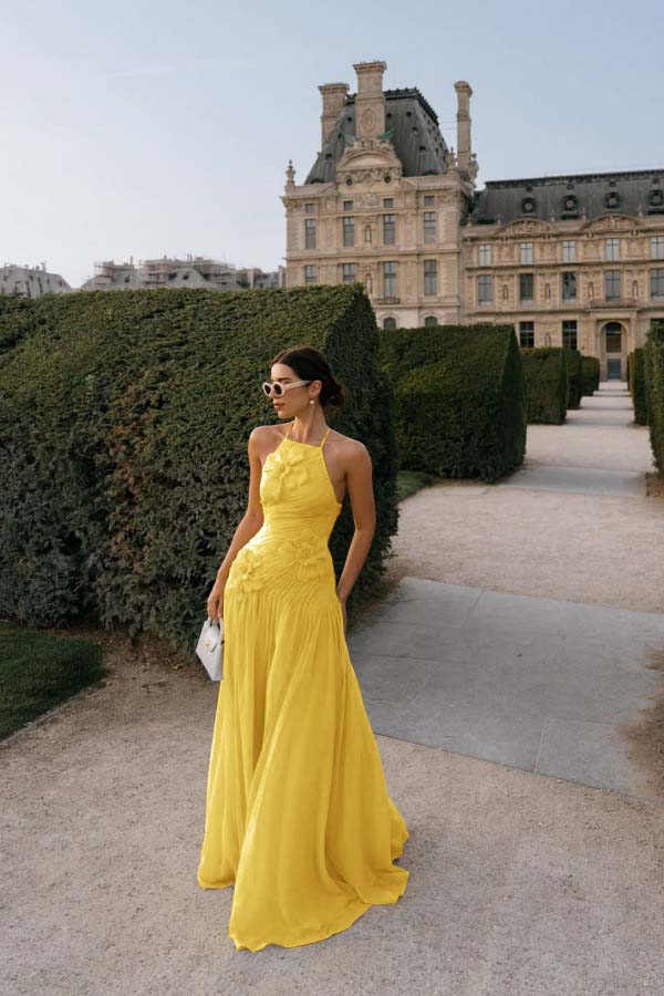 Elegant Yellow Chiffon Halter Sleeveless Applique Prom Dress with Pleated