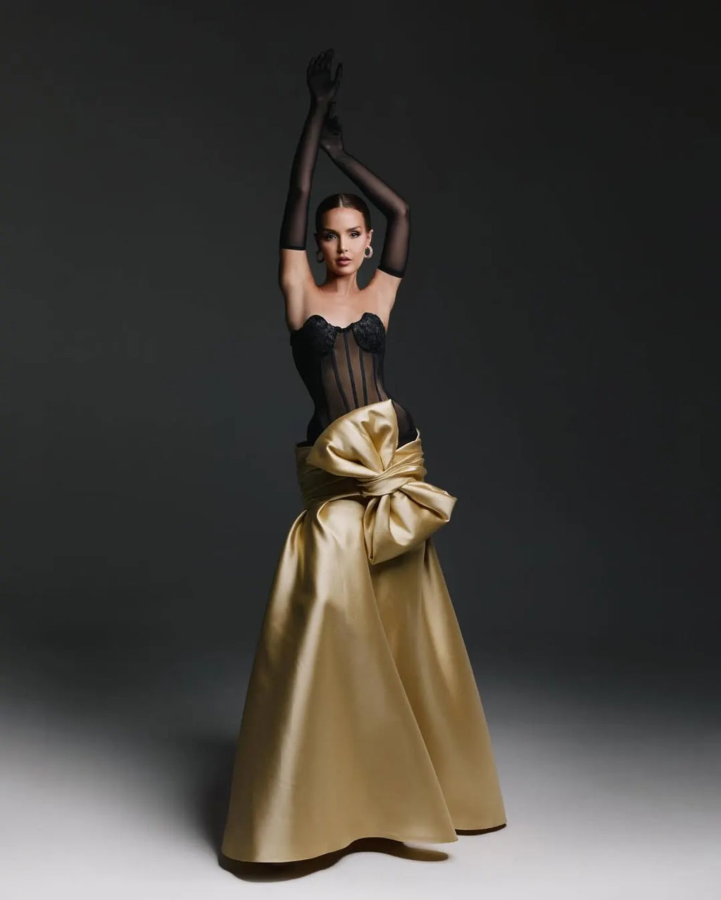 Stunning Sweetheart Sleeveless Mermaid Bow Prom Dress with Gloves