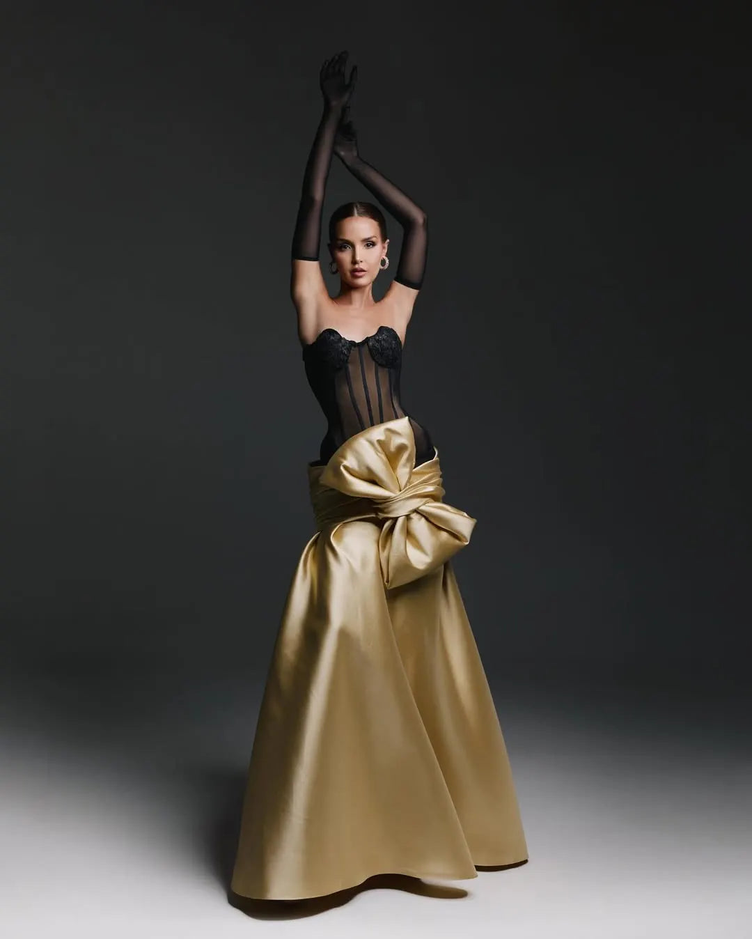Stunning Sweetheart Sleeveless Mermaid Bow Prom Dress with Gloves