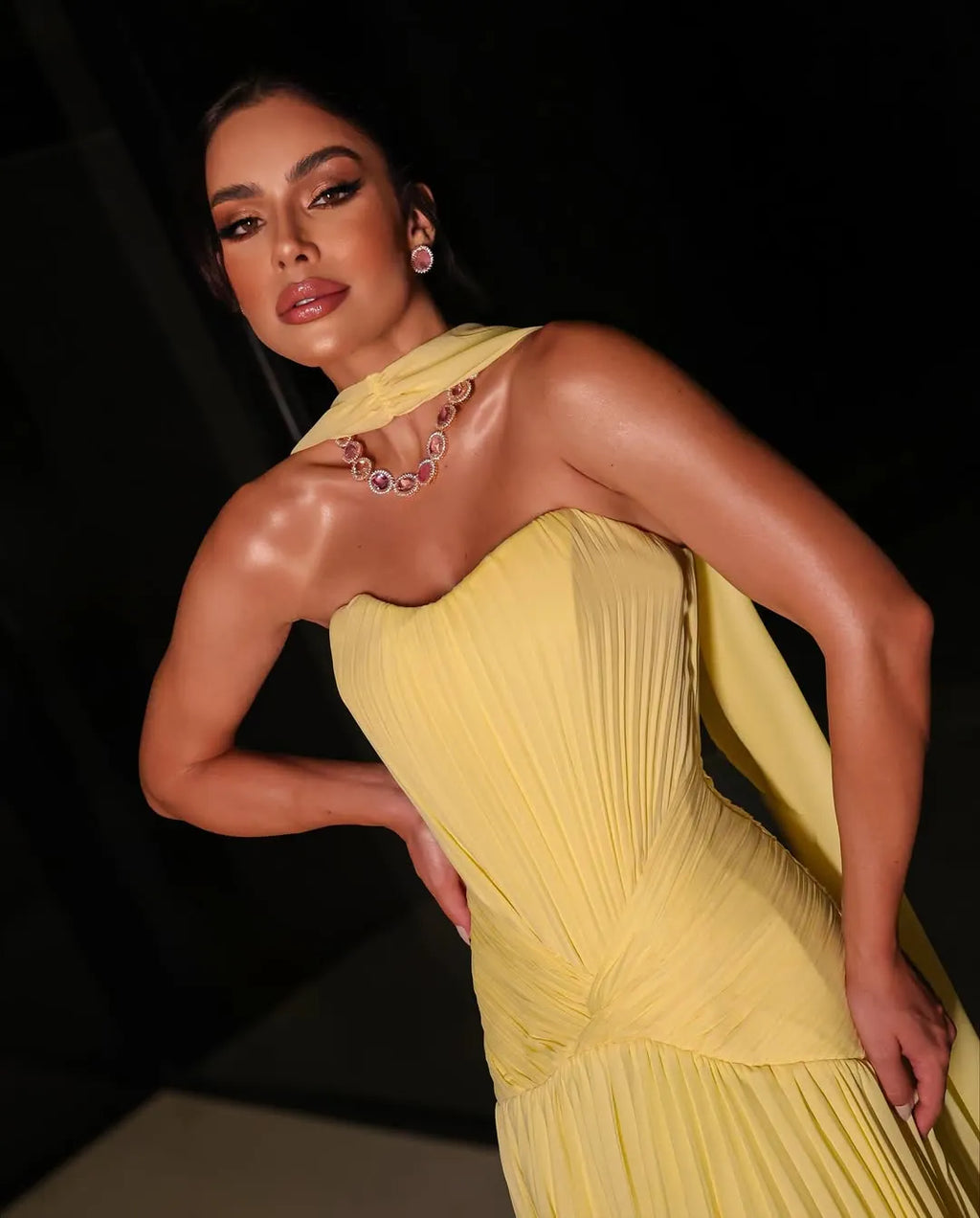 Glamorous Strapless Sleeveless Pleated Long Prom Dress with Scarf