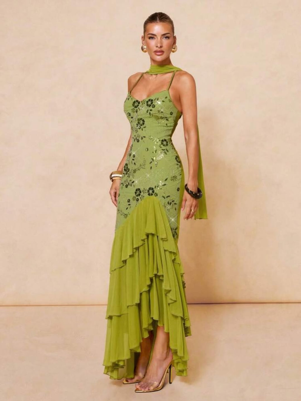 Chic Green Chiffon Sleeveless Spaghetti Strap Ruffles Hem Long Prom Dress with Scarf