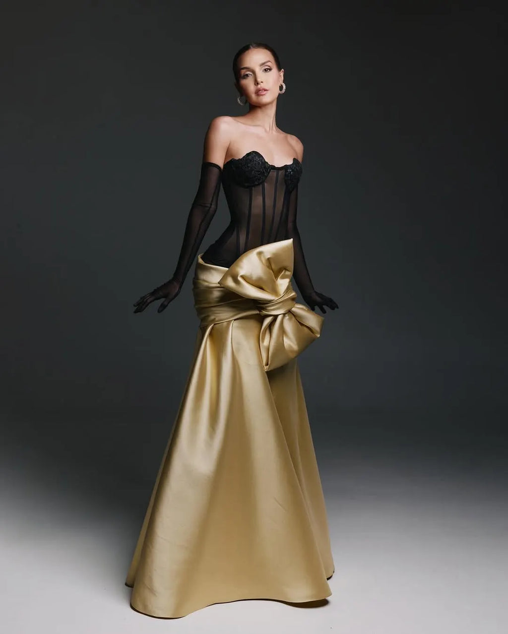 Stunning Sweetheart Sleeveless Mermaid Bow Prom Dress with Gloves