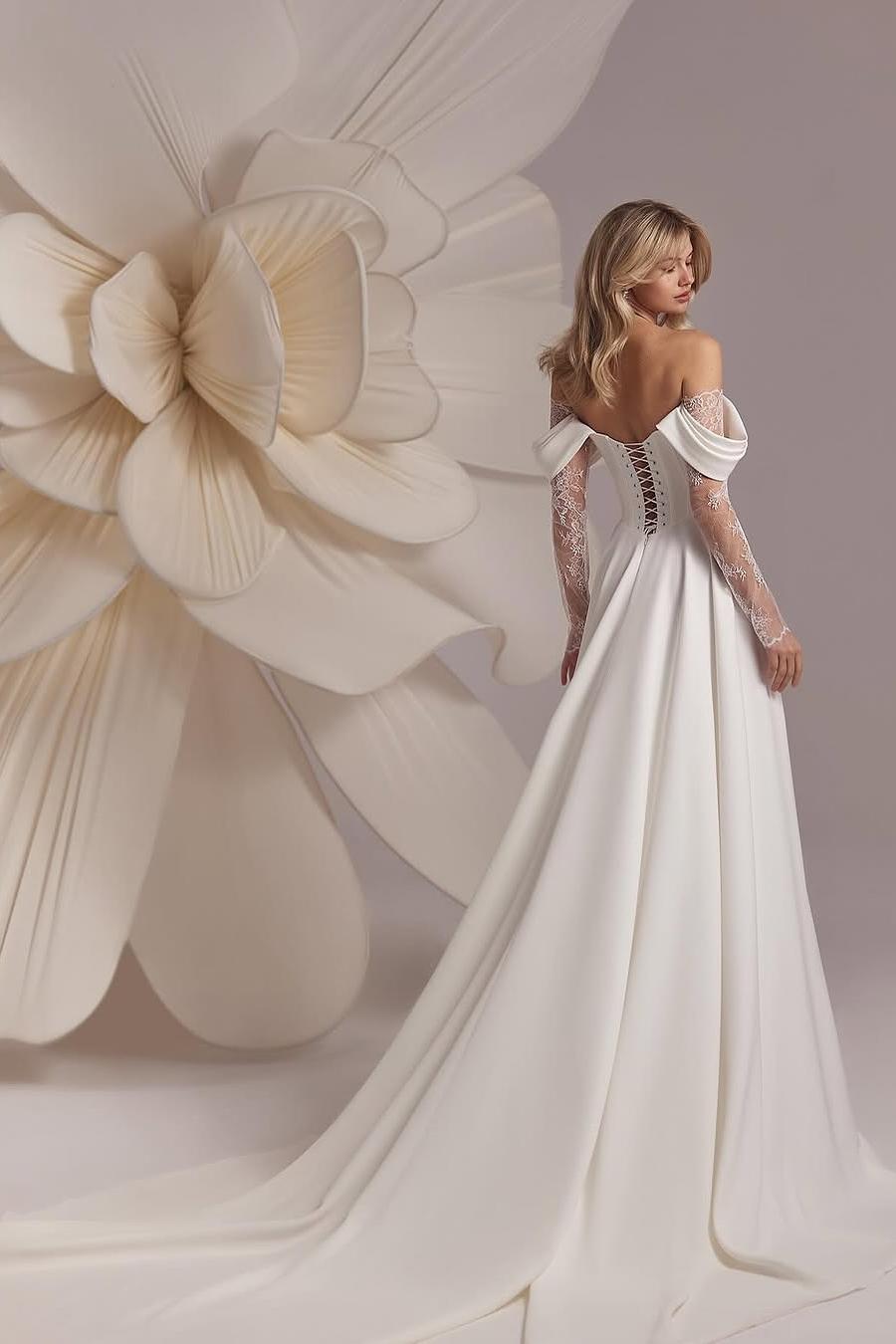 Stunning White Satin Off the Shoulder Long Sleeves Split Wedding Dress with Lace