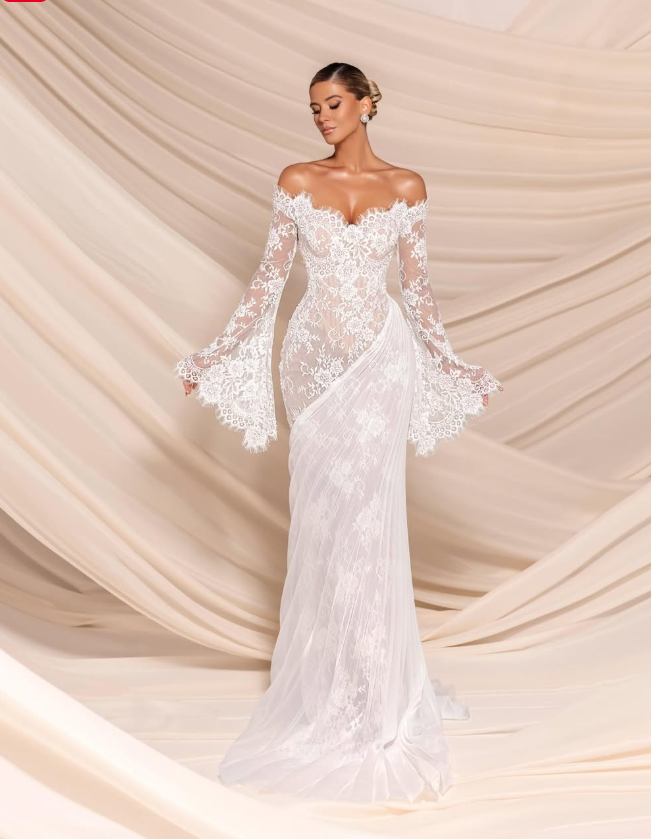 Charming White Lace Bateau Neck Long Sleeves Mermaid Wedding Dress