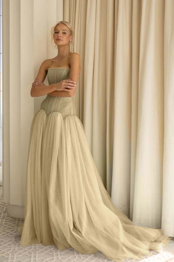 Sexy Sage Tulle Strapless Sleeveless Long Prom Dress with Pleated