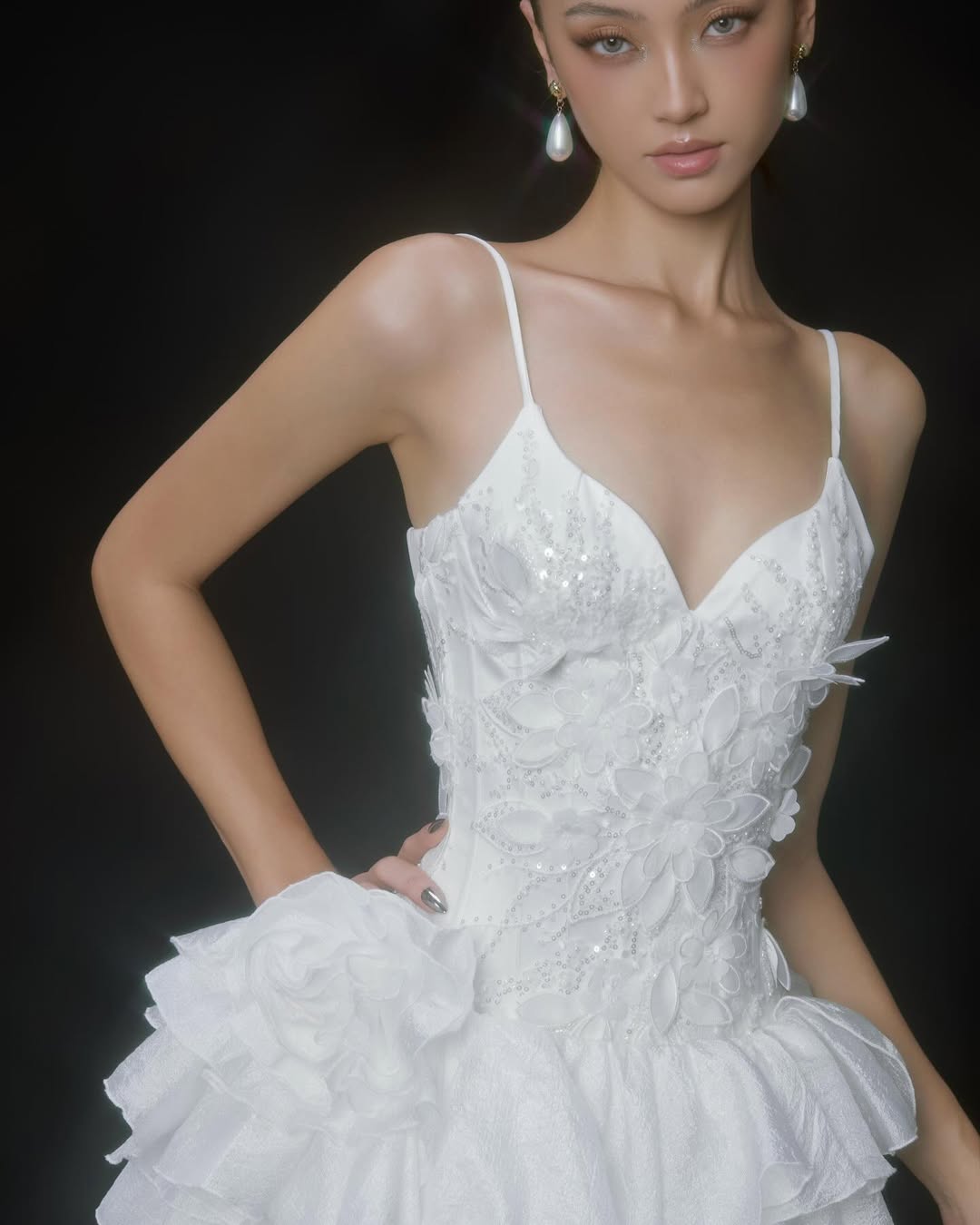 Stunning White Sleeveless Spaghetti Strap V Neck Long Prom Dress with Ruffles