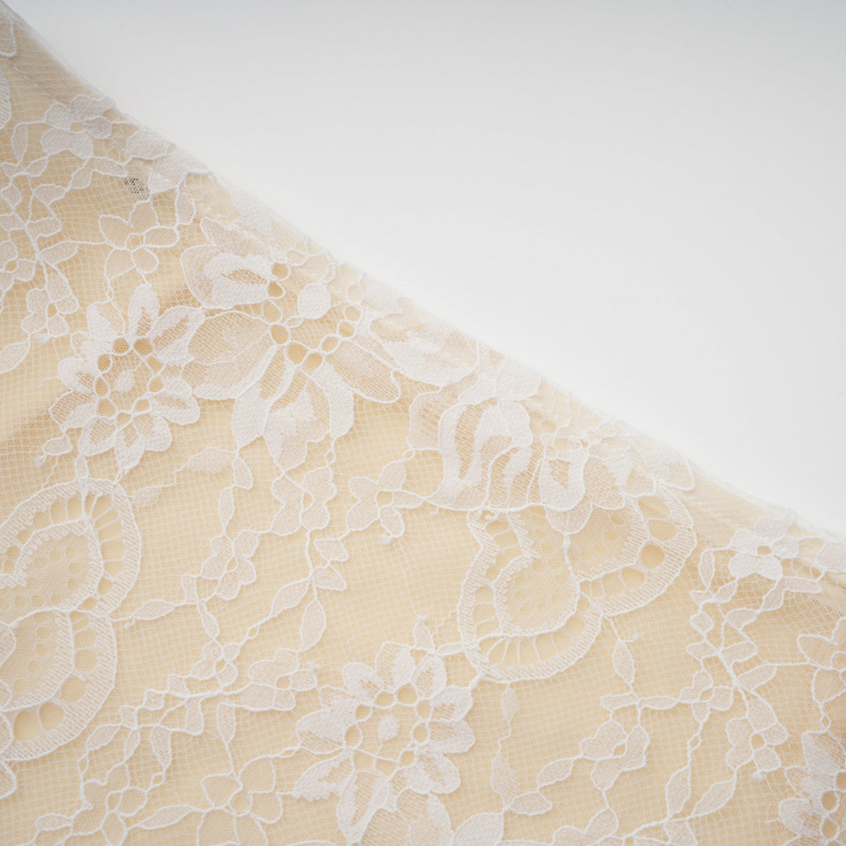 Adèle White Puff Floral Blouse & Mermaid Skirt Set