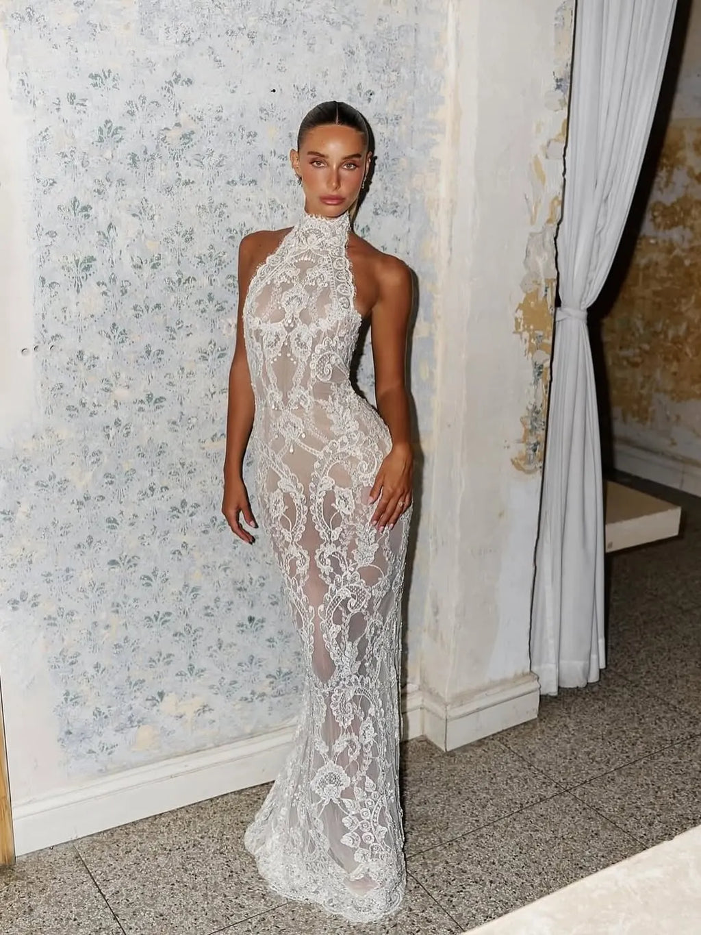 Feminine White Halter Sleeveless Lace Backless Prom Dress