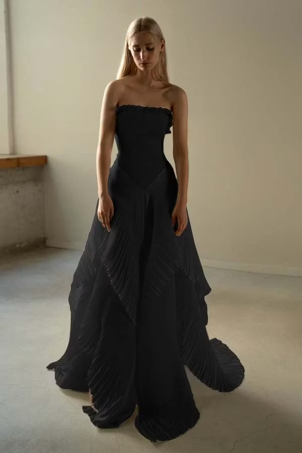 Chic Ivory Chiffon Strapless Sleeveless Slim Long Prom Dress with Ruffles