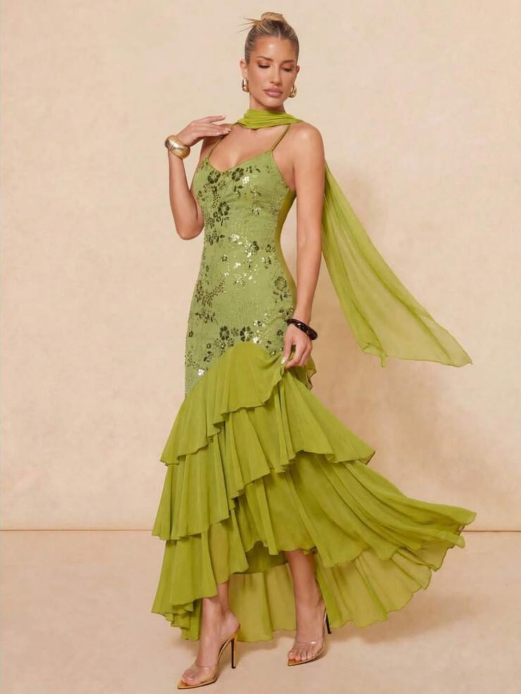 Chic Green Chiffon Sleeveless Spaghetti Strap Ruffles Hem Long Prom Dress with Scarf