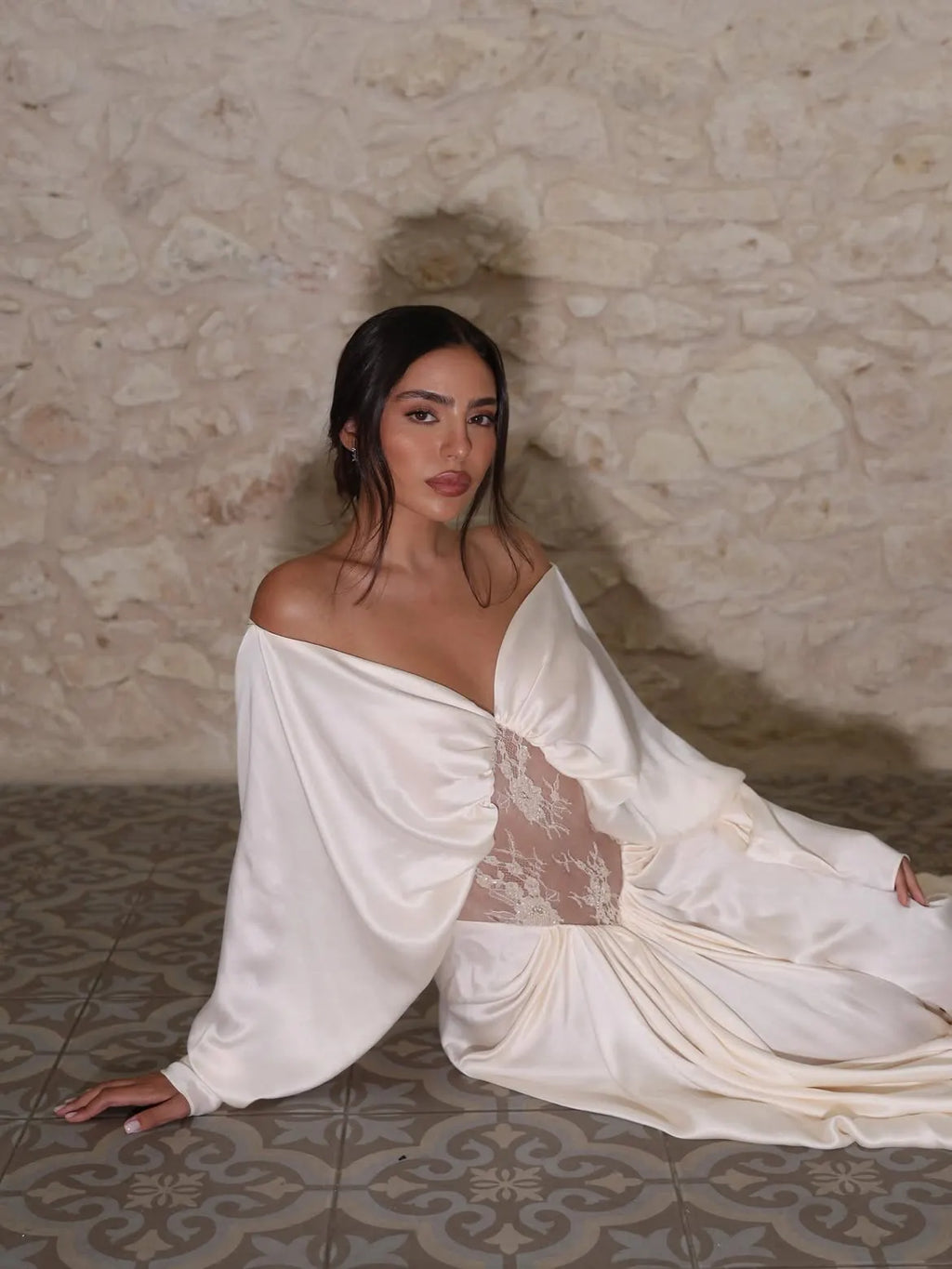 Stunning White Satin Long Sleeves V Neck Long Prom Dress with Pleated