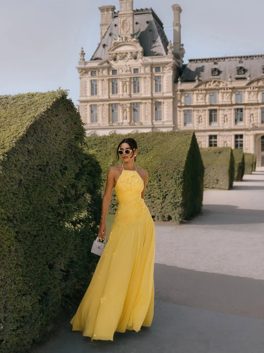 Elegant Yellow Chiffon Halter Sleeveless Applique Prom Dress with Pleated