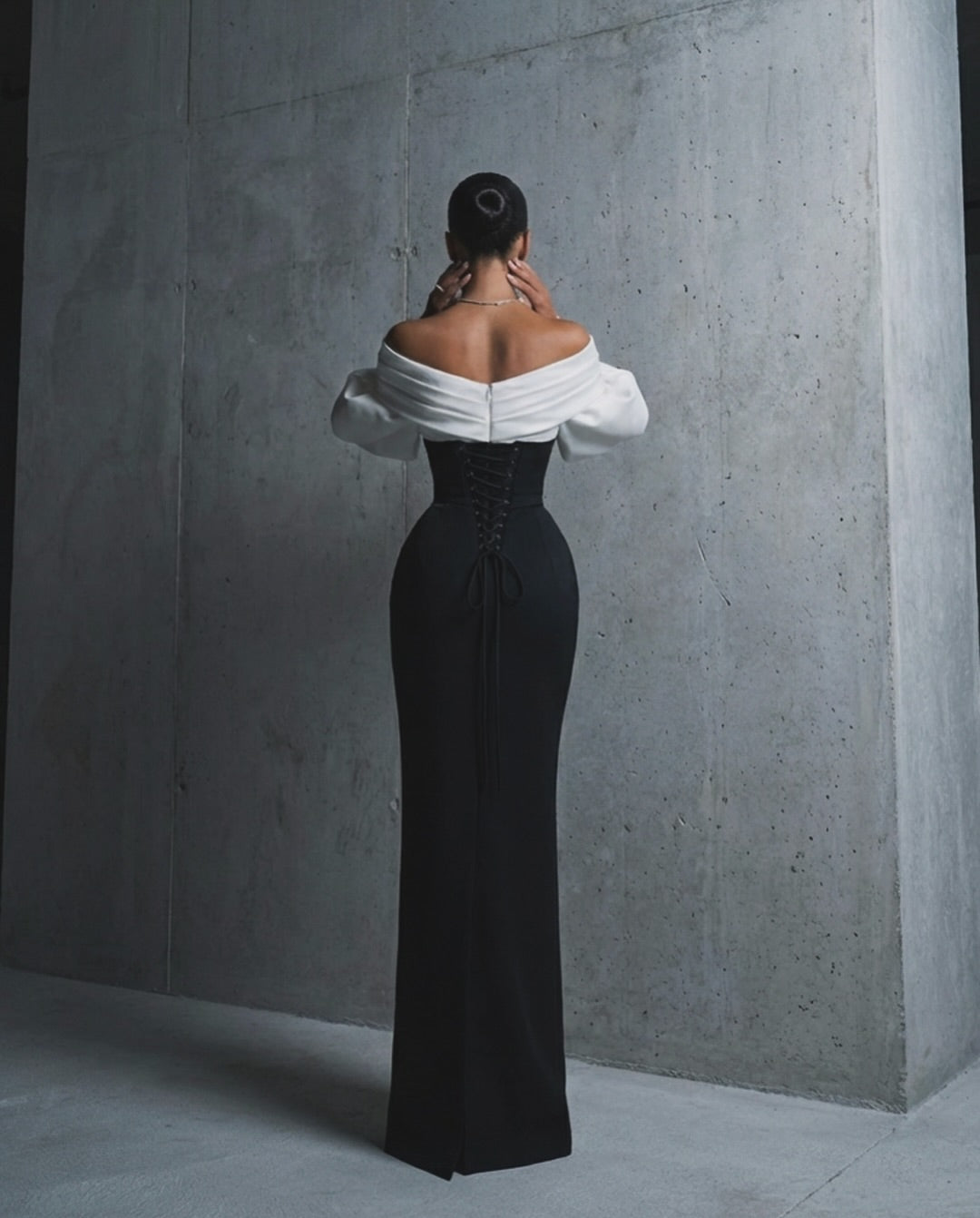 Charming  Long Sleeves Black And White Off-The-Shoulder Split Long Prom Dress