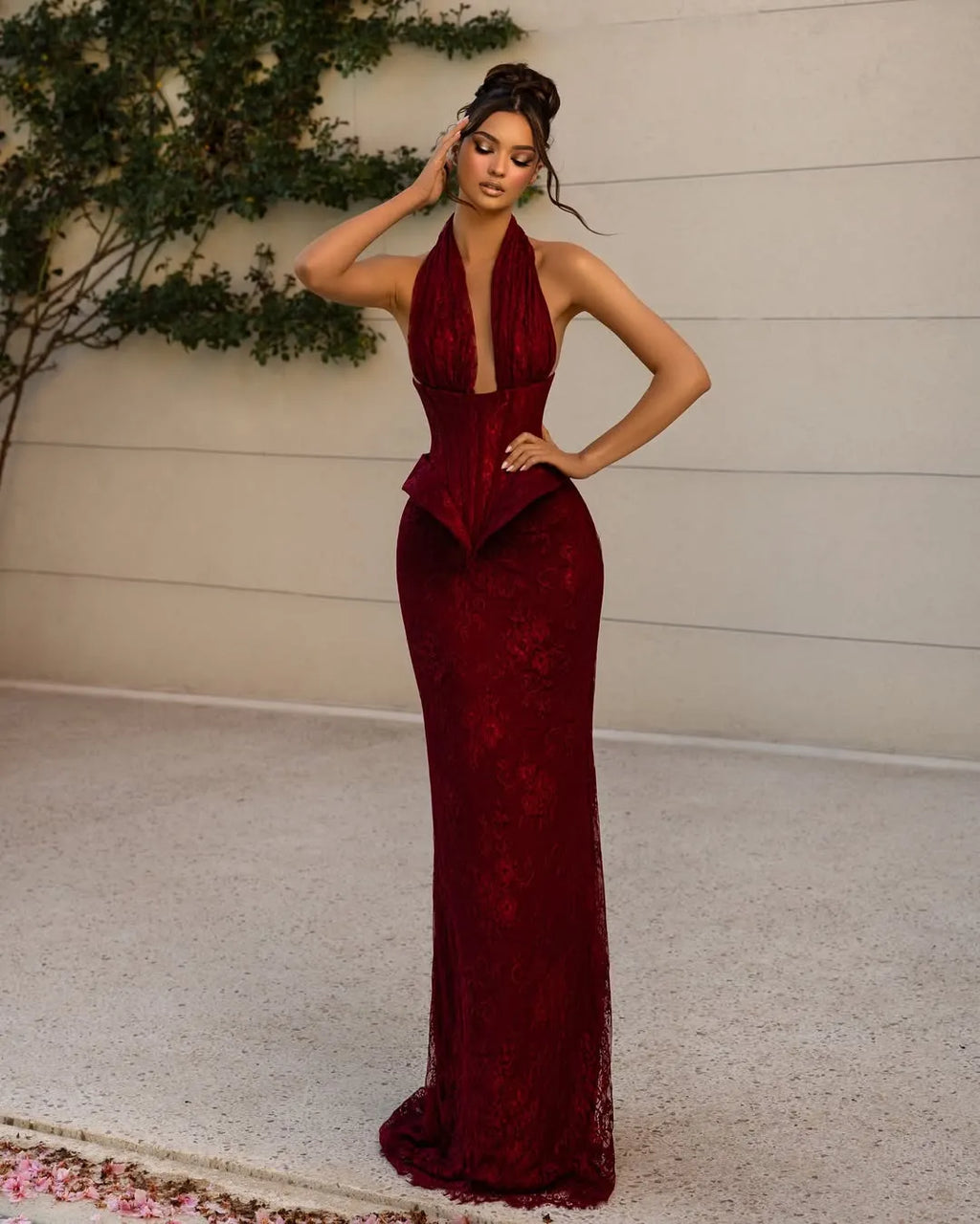 Luxurious Burgundy Halter Sleeveless Lace Slim Long Prom Dress
