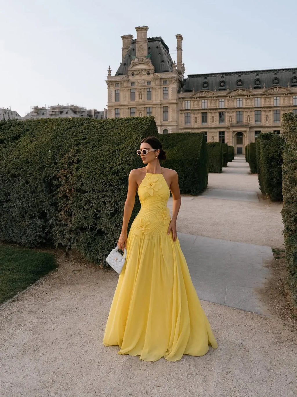 Elegant Yellow Chiffon Halter Sleeveless Applique Prom Dress with Pleated
