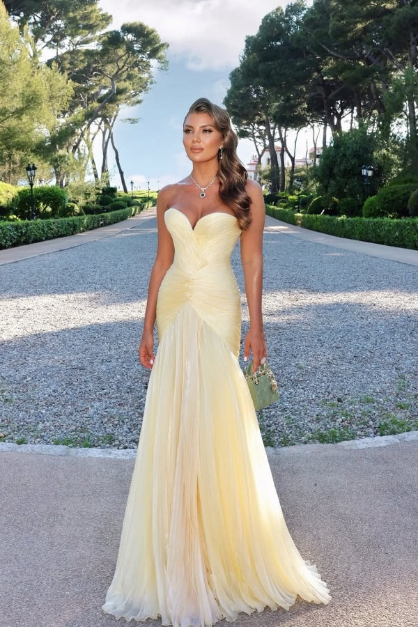 Glamorous Sweetheart Sleeveless Long Prom Dress with Pleated