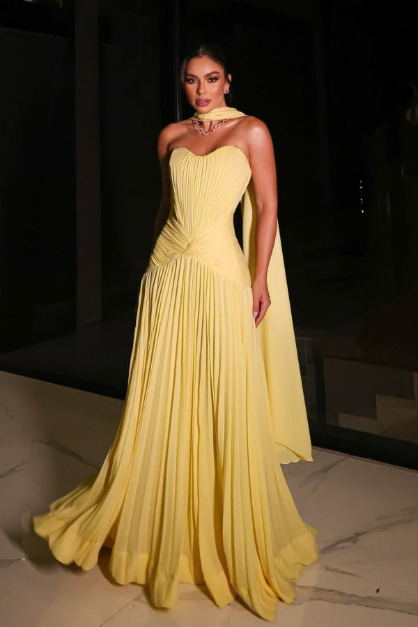 Glamorous Strapless Sleeveless Pleated Long Prom Dress with Scarf