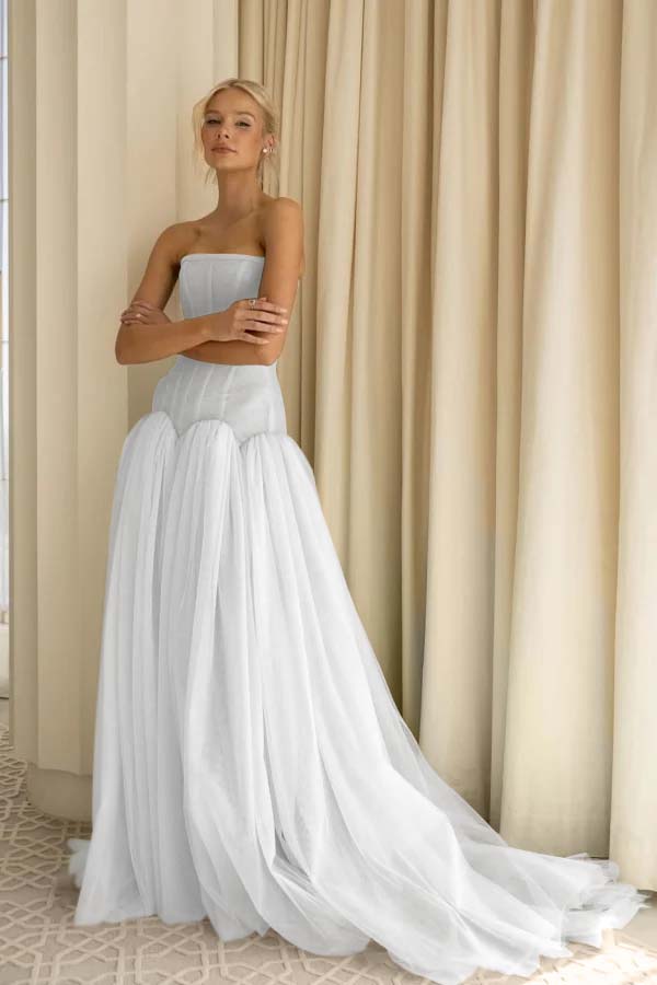 Sexy Sage Tulle Strapless Sleeveless Long Prom Dress with Pleated