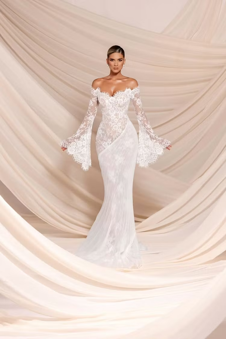 Charming White Lace Bateau Neck Long Sleeves Mermaid Wedding Dress
