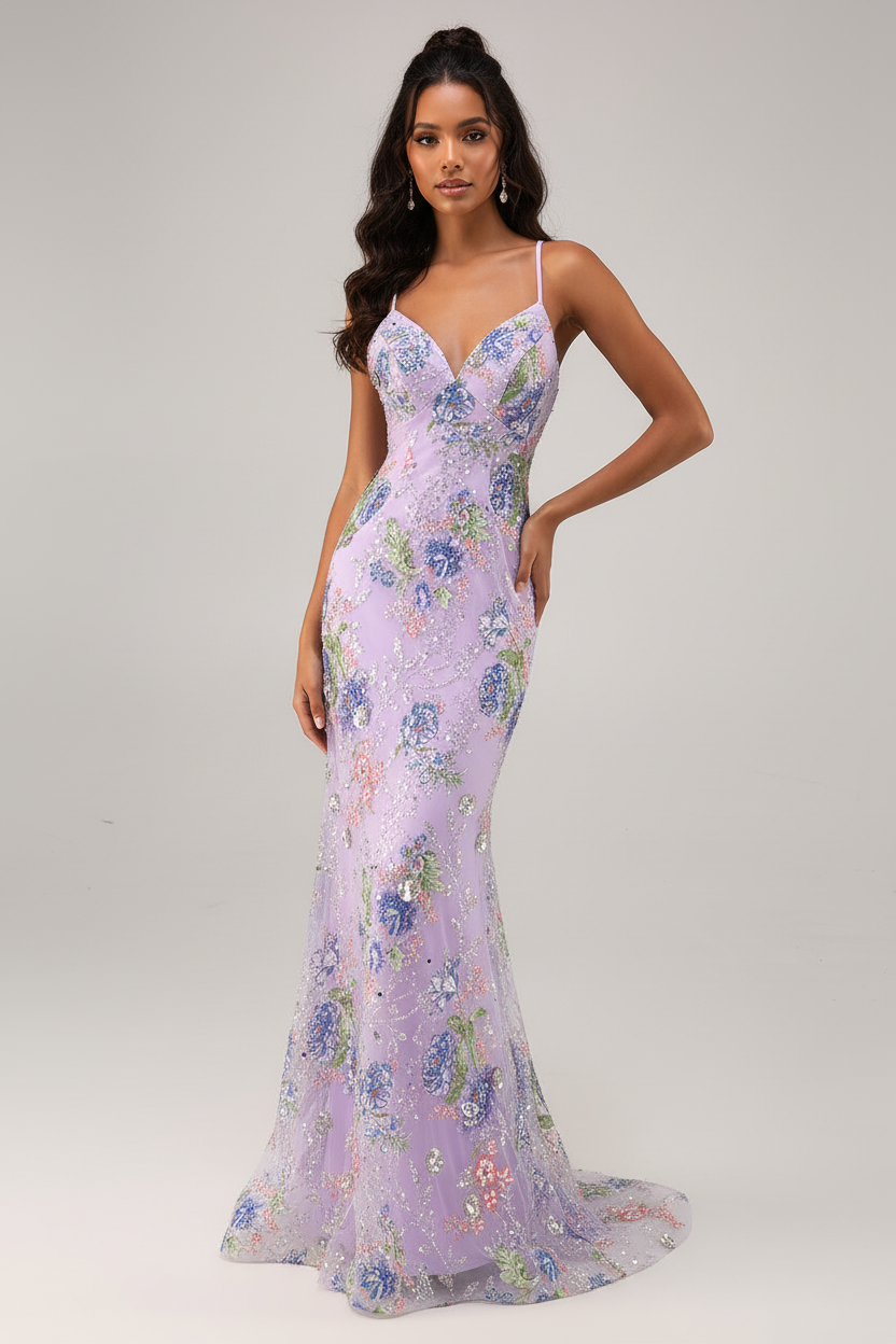 模特穿着紫丁香色亮片美人鱼礼服